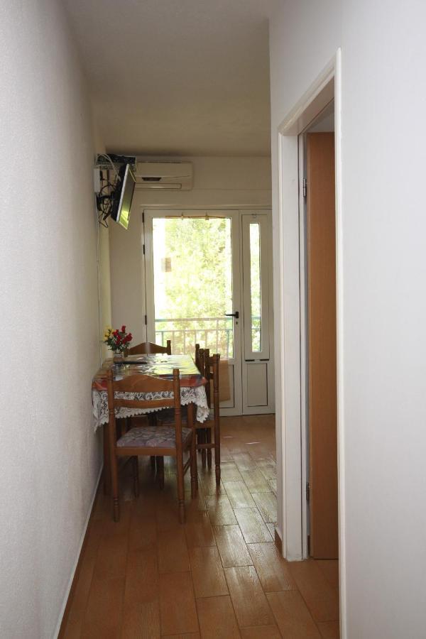 Apartments With A Parking Space Zivogosce - Porat, Makarska - 6700 Игране Екстериор снимка