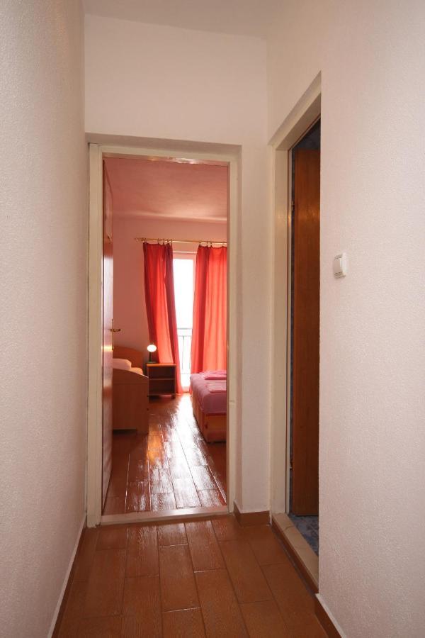 Apartments With A Parking Space Zivogosce - Porat, Makarska - 6700 Игране Екстериор снимка